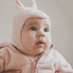 Cagulă din bumbac organic cu urechi, white